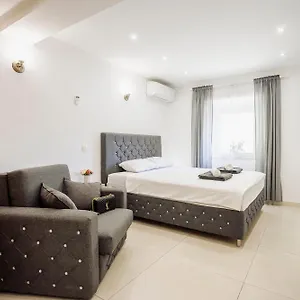 https://rooms-valentino.hotels-in-ljubljana.com